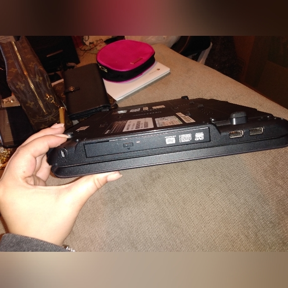 Toshiba laptop 💻 - Picture 7 of 8